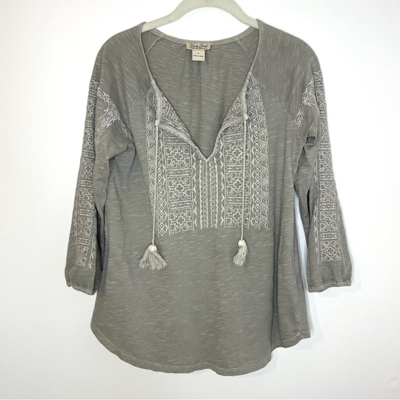 Lucky Brand Tops - Lucky Brand Blouse Embroidered Gray White Small Boho Peasant